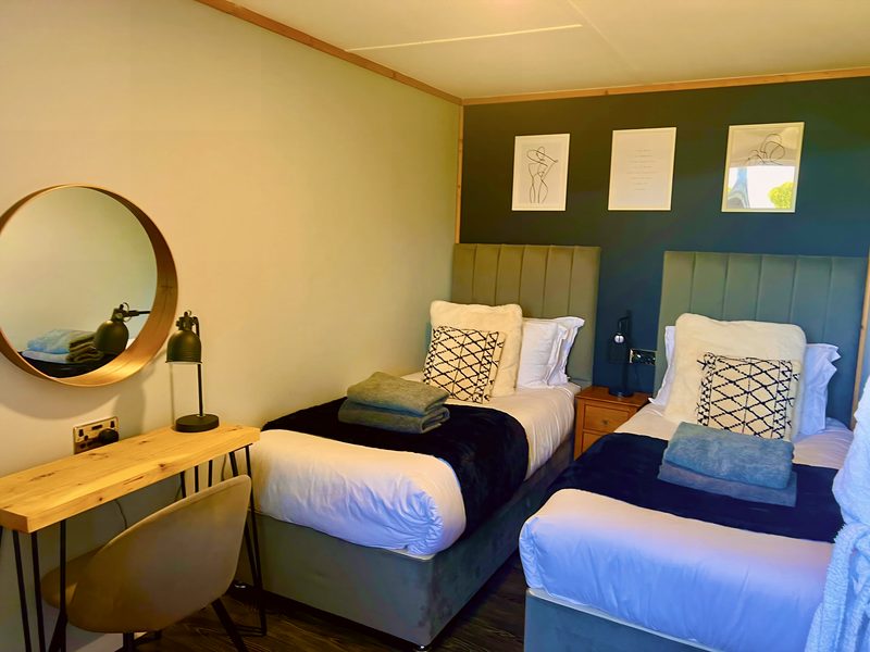 Bedroom 3: two singles